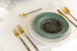 Daniël Van Dijck Bestekset Goudkleurig 5-delig 9 Daniël Van Dijck Bestekset Goudkleurig 5-delig -Keukenbenodigdheden Winkel gold silver stainless steel cutlery daniel van dijck 03 photo by chris rijksen